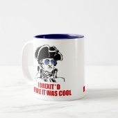 ジョージ・ワシントンBrexit 1776年のEUはサングラスに印を付けます ツートーンマグカップ (正面左)