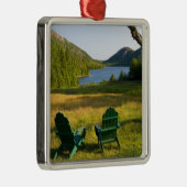 ジョーダンの芝生の上のアディロンダックの椅子 メタルオーナメント (右)