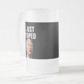 ジョーバイデン氏おもしろい私は曇りガラスビールをポップしたばかりだ フロストグラスビールジョッキ (正面左)