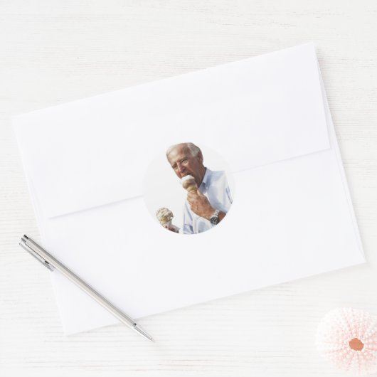 ジョーバイデン氏アイスクリームミーム ラウンドシール (封筒)