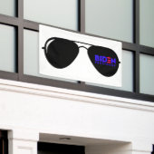 ジョーバイデン氏サングラスプレジデントバナー 横断幕 (ビルの外側)