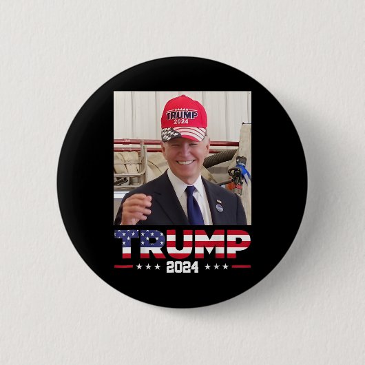 ジョーバイデン氏トランプ帽をかぶった 缶バッジ (正面)