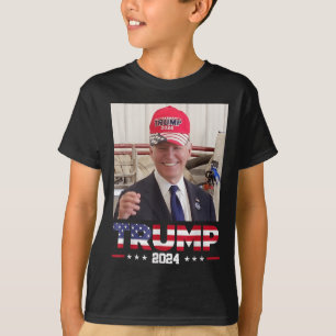 ジョーバイデン氏トランプ帽をかぶった Tシャツ