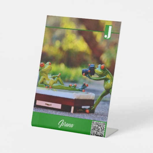 ジラナ 台座サイン (正面)