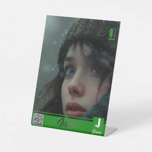 ジラナ 台座サイン (正面)