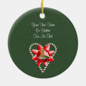 ジンガーブレッドクッキーキャンディーケーンホリデーフォトオルナム セラミックオーナメント (裏面)