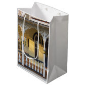 ジンガーブレッドポーチグロー – Martha's Vineyard ミディアムペーパーバッグ (正面アングル)