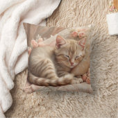 ジンジャーキッテン眠る(みすぼらしいシック) クッション (ブランケット)