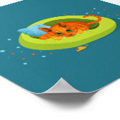 ジンジャーキャットの幾何学的イラストレーションがベッドに座った ポスター (角)