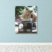 ジンジャーブレッドコテージとプライド- Martha's Vineヤード キャンバスプリント (インサイチュ (ウッドフロア))