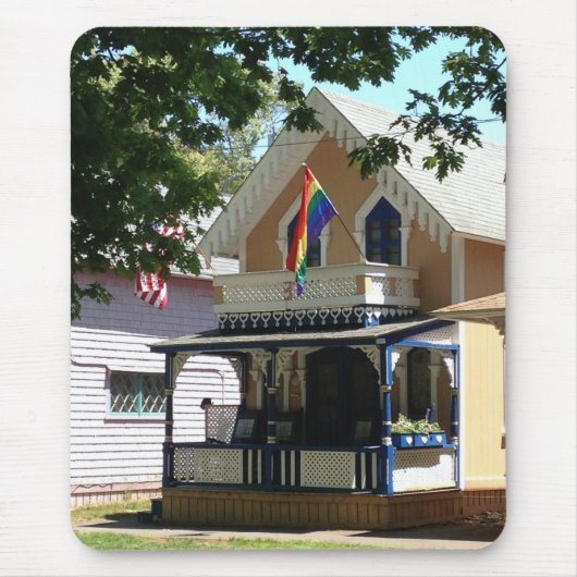 ジンジャーブレッドコテージとプライド- Martha's Vineヤード マウスパッド (正面)