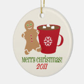 ジンジャーブレッドマン及びココアのクリスマスのオーナメント セラミックオーナメント (左)