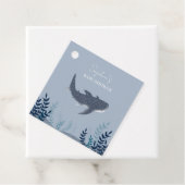 ジンベイザメの下で愛らしい赤ちゃんシャワー フェイバータグ (インサイチュ)