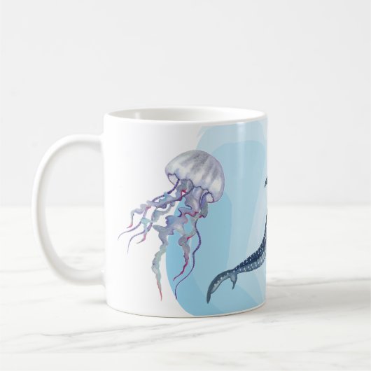ジンベイザメ。水彩画 コーヒーマグカップ (左)