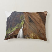 ジーオン国立公園のエメラルドプール滝III アクセントクッション (裏面)