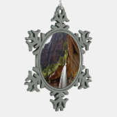 ジーオン国立公園のエメラルドプール滝III スノーフレークピューターオーナメント (左)