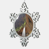 ジーオン国立公園のエメラルドプール滝III スノーフレークピューターオーナメント (右)