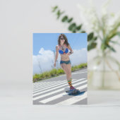 ジーンショーツ&ビキニのトップスケーターの女の子の写真 ポストカード (スタンド正面)
