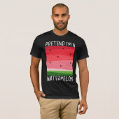 スイカのふりをする面白いデザイン Tシャツ (正面フル)