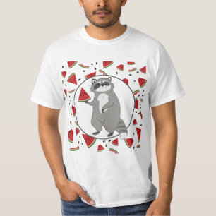 スイカのピースを持ったかわいいアライグマ Tシャツ