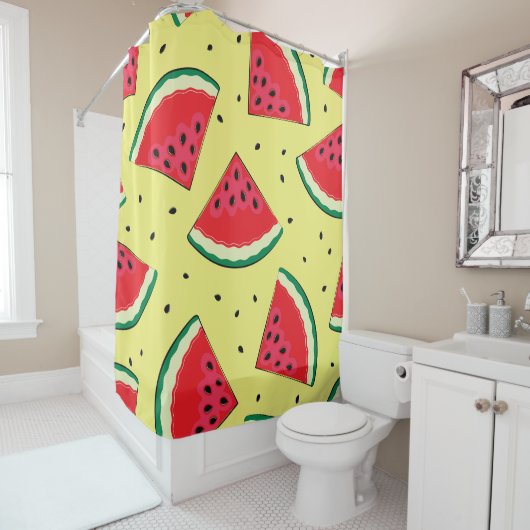 スイカのピース：夏の黄色のパターン シャワーカーテン (インサイチュ)