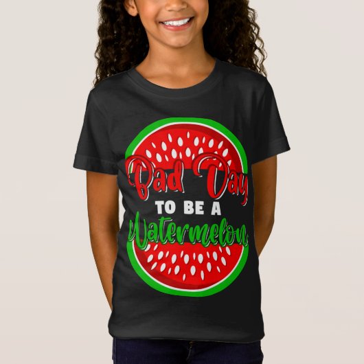 スイカの実になる悪いおもしろい日 Tシャツ (正面)
