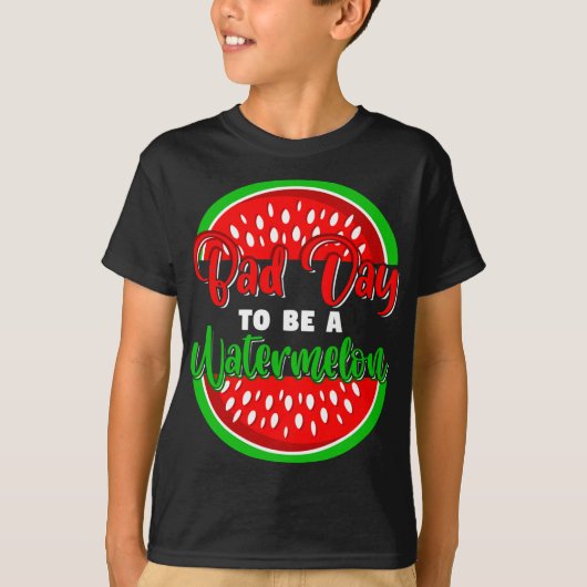 スイカの実になる悪いおもしろい日 Tシャツ (正面)