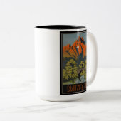 スイスのアルプスのヴィンテージ旅行ポスター ツートーンマグカップ (正面右)