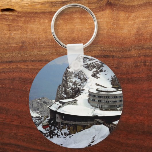 スイスのピラタス山の頂上から眺める キーホルダー (正面)