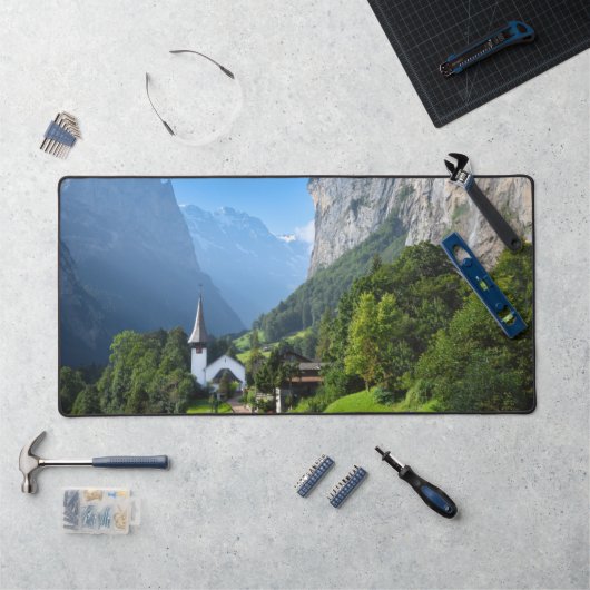 スイスのローテルブルネンバレーにある教会 デスクマット (ワークステーション)