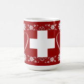 スイスの旗およびedelweiss コーヒーマグカップ (中央)