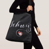 スイス国旗のハート、シュウィズ、スイス クロスボディバッグ (クローズアップ)