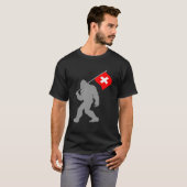 スイス国旗上のスイス旗 Tシャツ (正面フル)