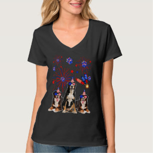 スイス素晴らしマウンテンドッグス米国国旗Jの4日 Tシャツ