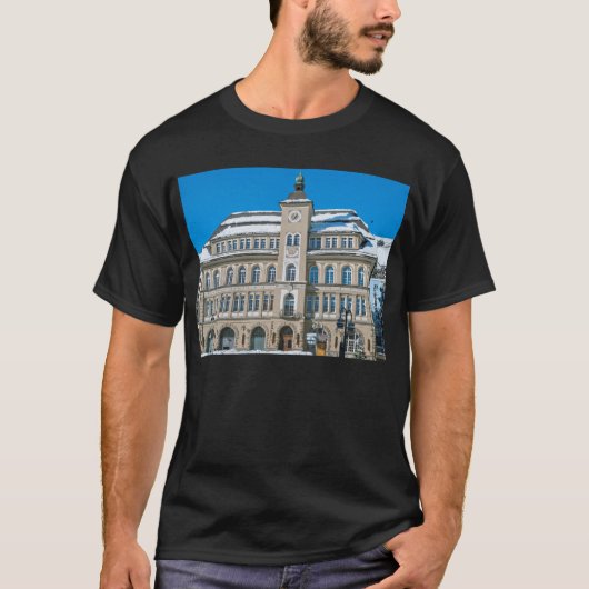 スイス、サン・モリッツの市庁舎 Tシャツ (正面)