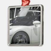 スイス，ジュネーブ：第75回年次ジュネーブ自動車9 メタルオーナメント (左)