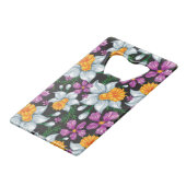 スイセンの花2が付いている優雅パターン クレジットカード栓抜き (裏面アングル)