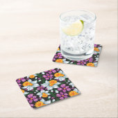 スイセンの花2が付いている優雅パターン スクエアペーパーコースター (インサイチュ)