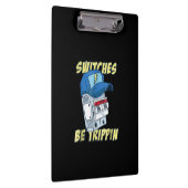 スイッチがトリップしてる 電気屋の男 面白い クリップボード (右)