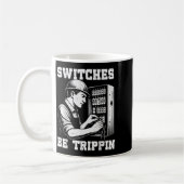 スイッチトリップン面白電気技師電気作業 コーヒーマグカップ (左)