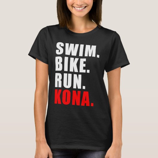 スイミングサイクリングランニングズKONA 2023トリアスリートメンズ Tシャツ (正面)