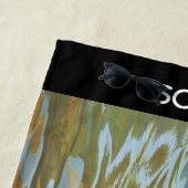 スイミングタイガーアート、パーソナライズされた名前、黒 ビーチタオル (インサイチュ)