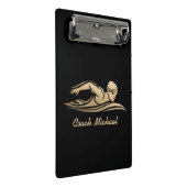 スイムコーチスイミングプールパーソナライズされた名金ゴールド ミニクリップボード (アングル)