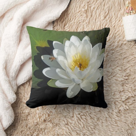 スイレンの蜂蜜 クッション (ブランケット)