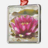 スイレン メタルオーナメント (左)