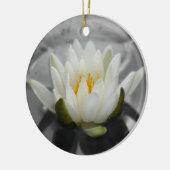 スイレンBWの花のオーナメント セラミックオーナメント (左)