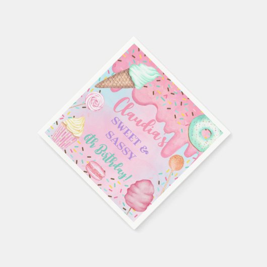 スイーツキャンディ女の子の誕生日紙ナプキン、任意の年齢。 スタンダードカクテルナプキン (角)