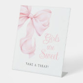 スイーツバーサインピンクボウガールファースト誕生日 台座サイン (正面)