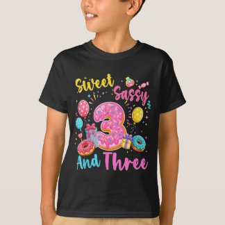 スイートでおてんばな3歳の誕生日 スイートドーナツ Tシャツ