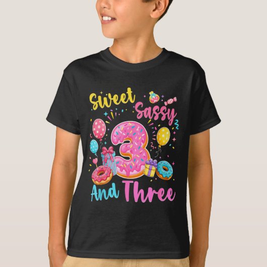 スイートでおてんばな3歳の誕生日 スイートドーナツ Tシャツ (正面)